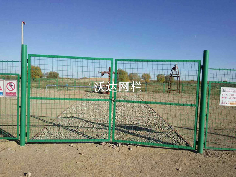 内蒙古乌拉特中旗油井护栏网工程图片2